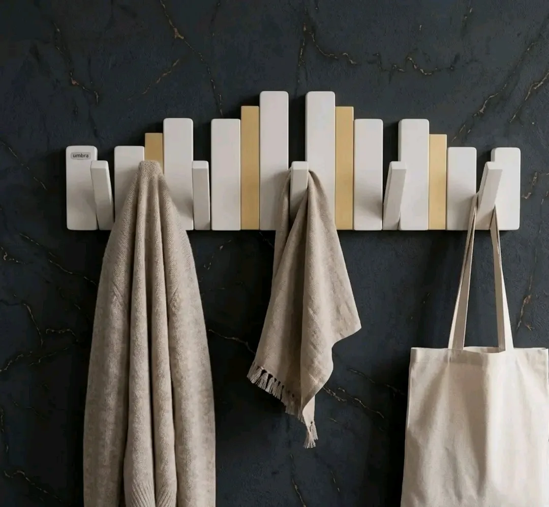 Porte manteau - حامل ملابس.