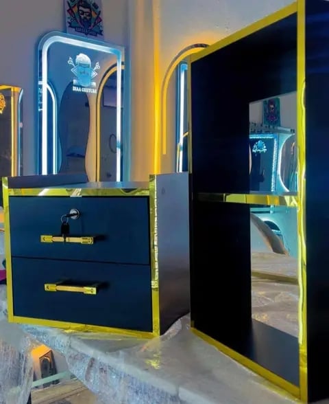 أريد قطعتين من La Caisse +L'étagère ✨️
