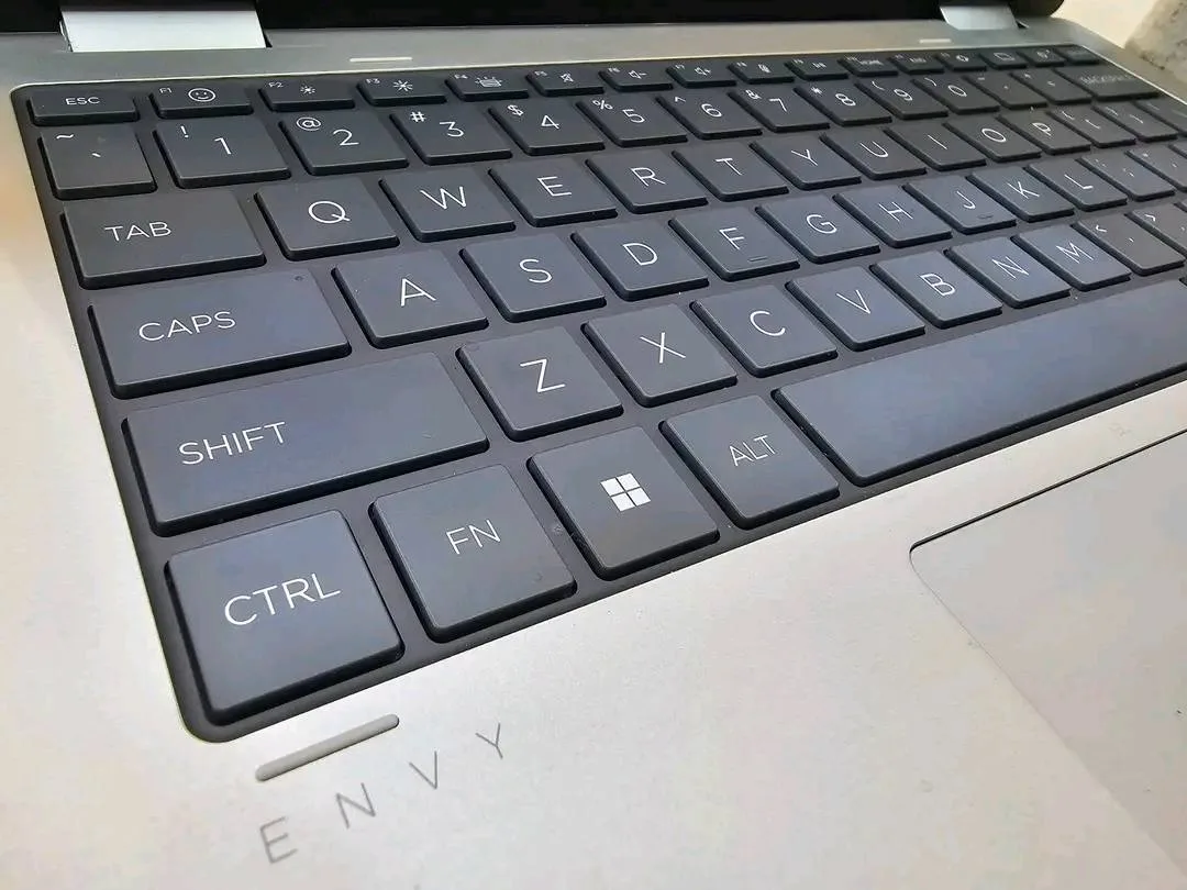 💻 HP ENVY x360 2-in-1 – Puissance &amp; Flexibilité