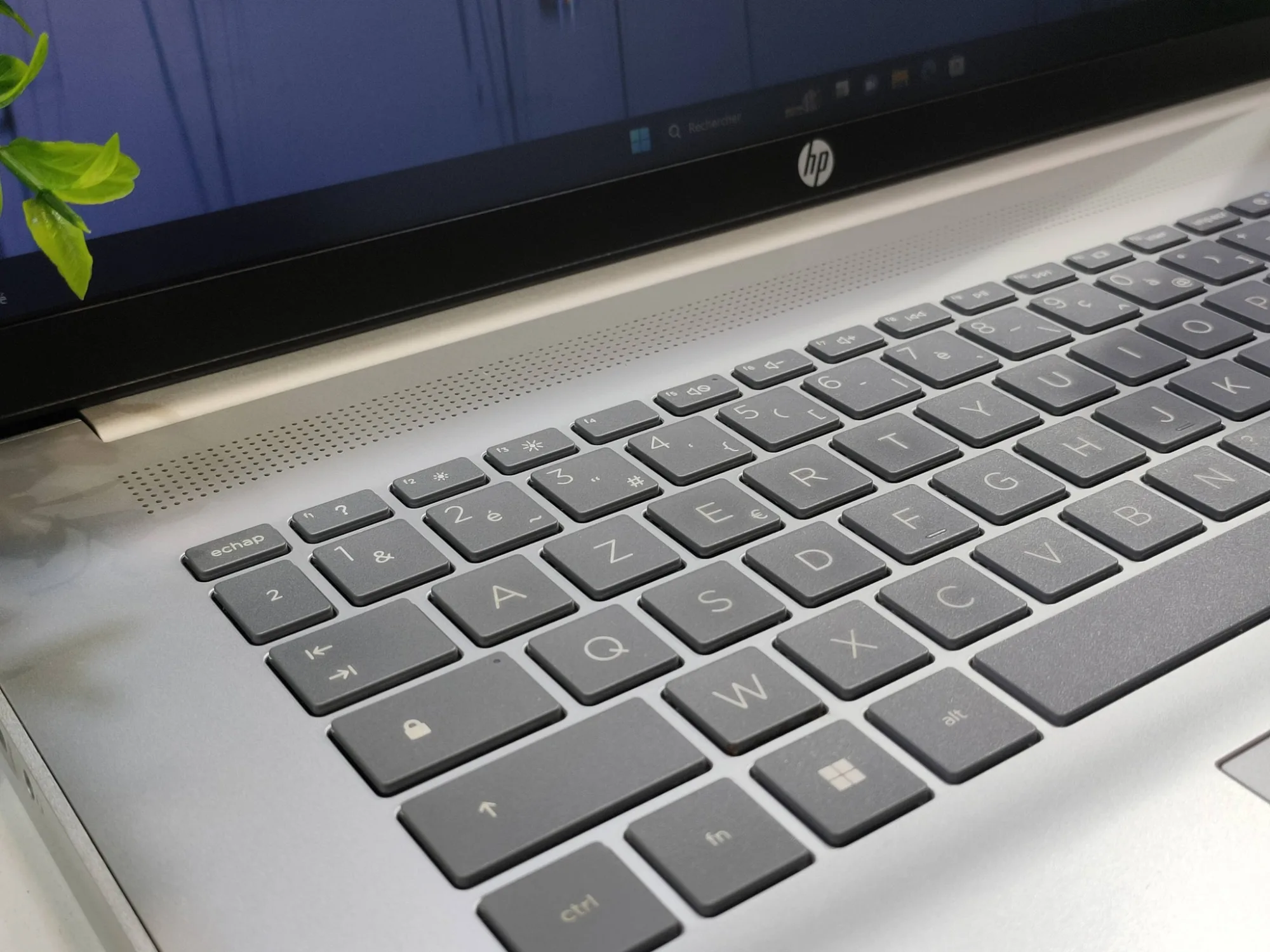 HP Laptop 17 AMD Ryzen 5-16GB 512ssd 17P