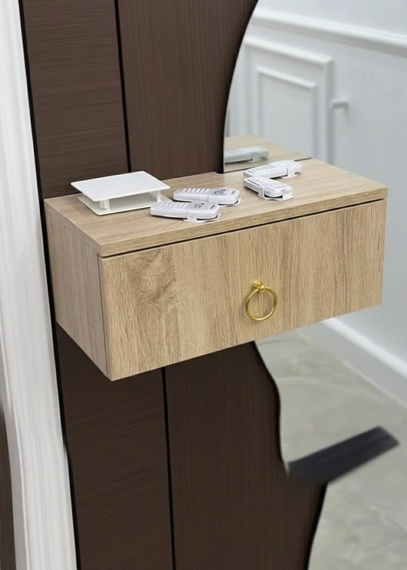 Table de nuit mural مغلقة