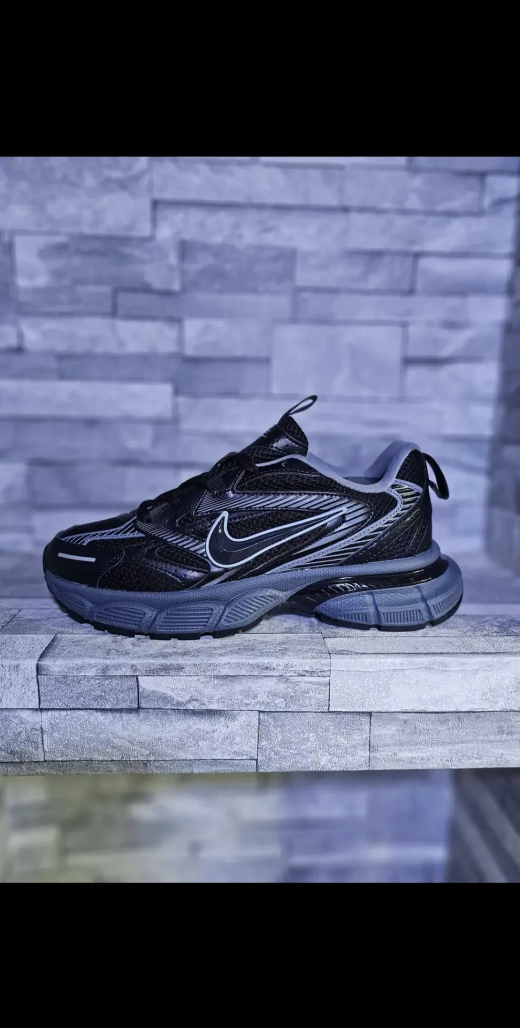 black Nike running