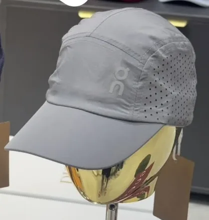 casquette on