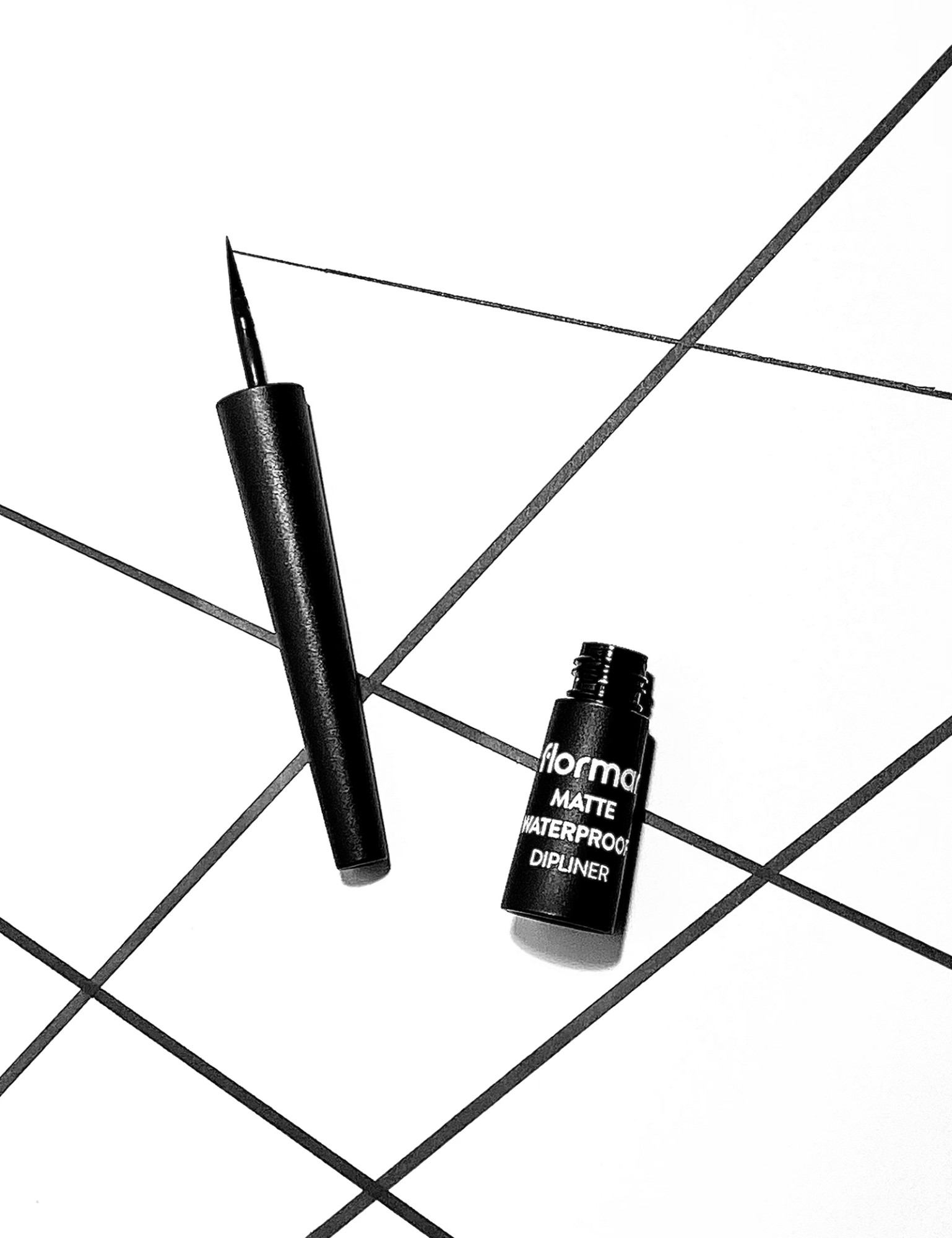 Vinyl Waterproof Dipliner Black