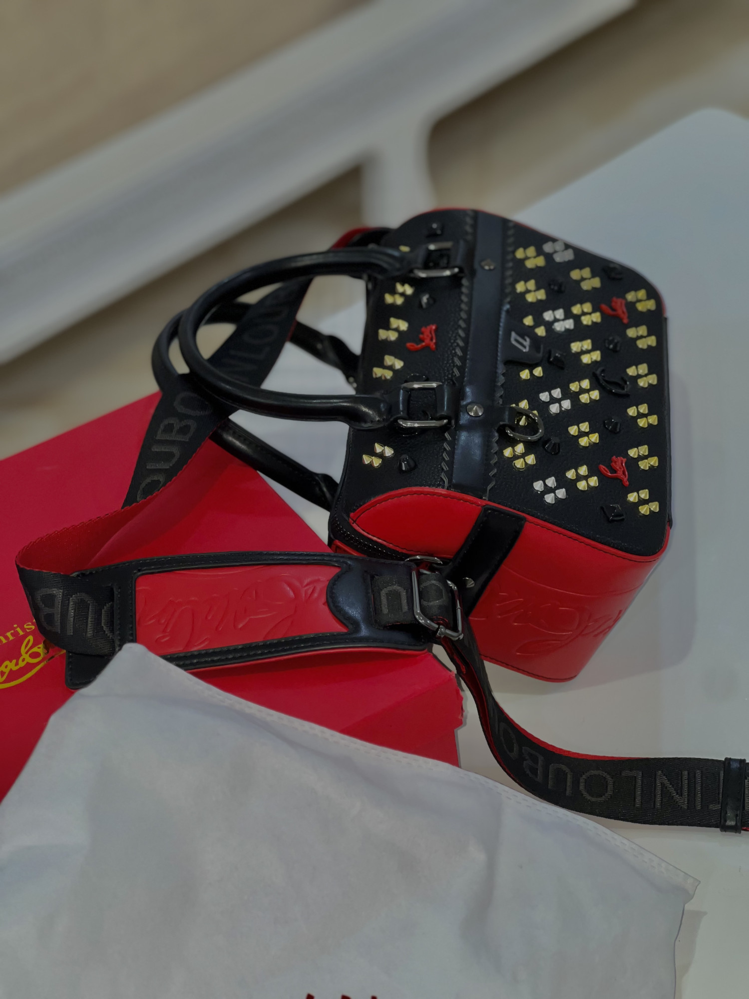 LOUBOUTIN – Black & Red Edition