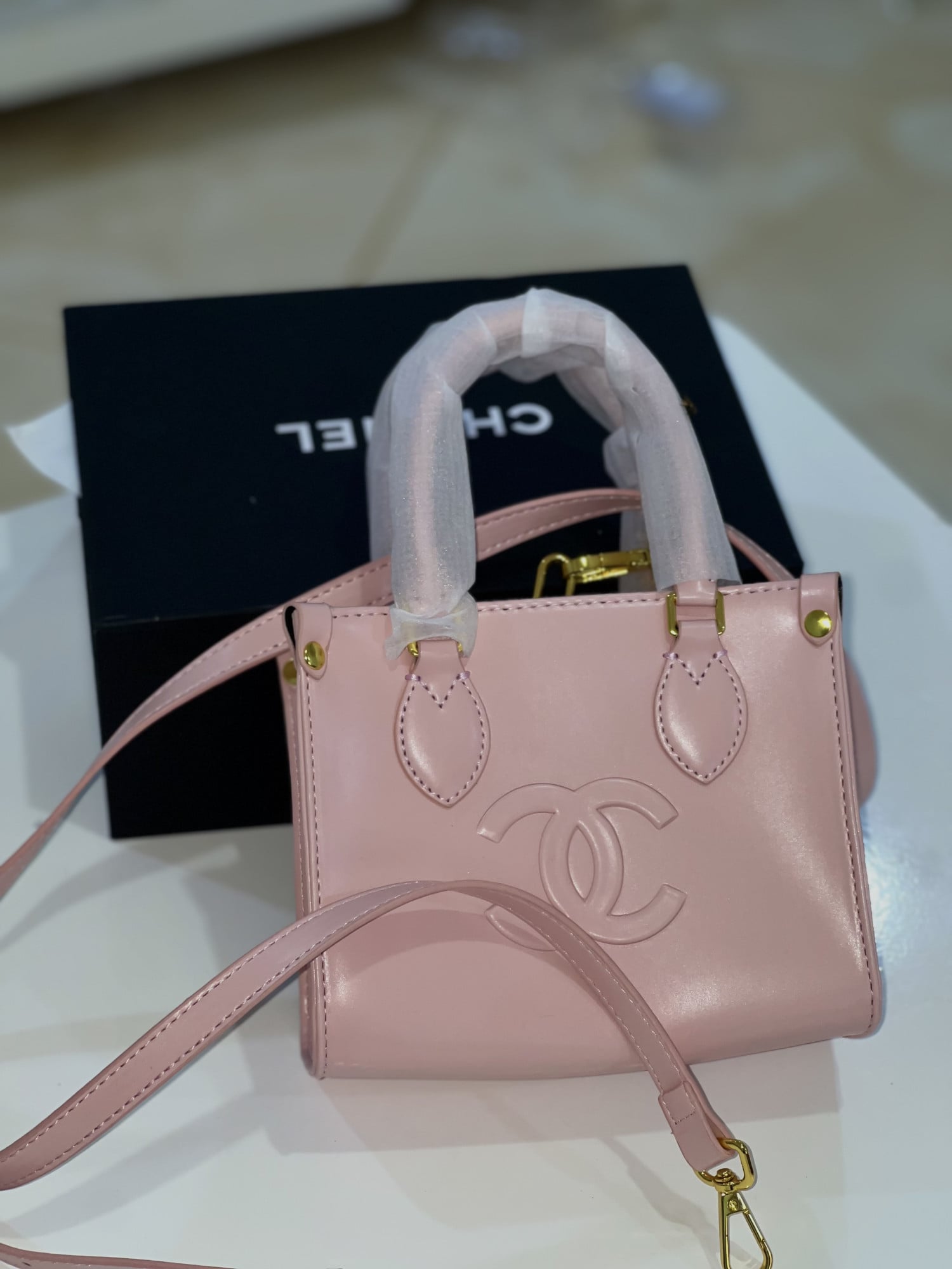Tote CHANEL Signature – Édition Élégance