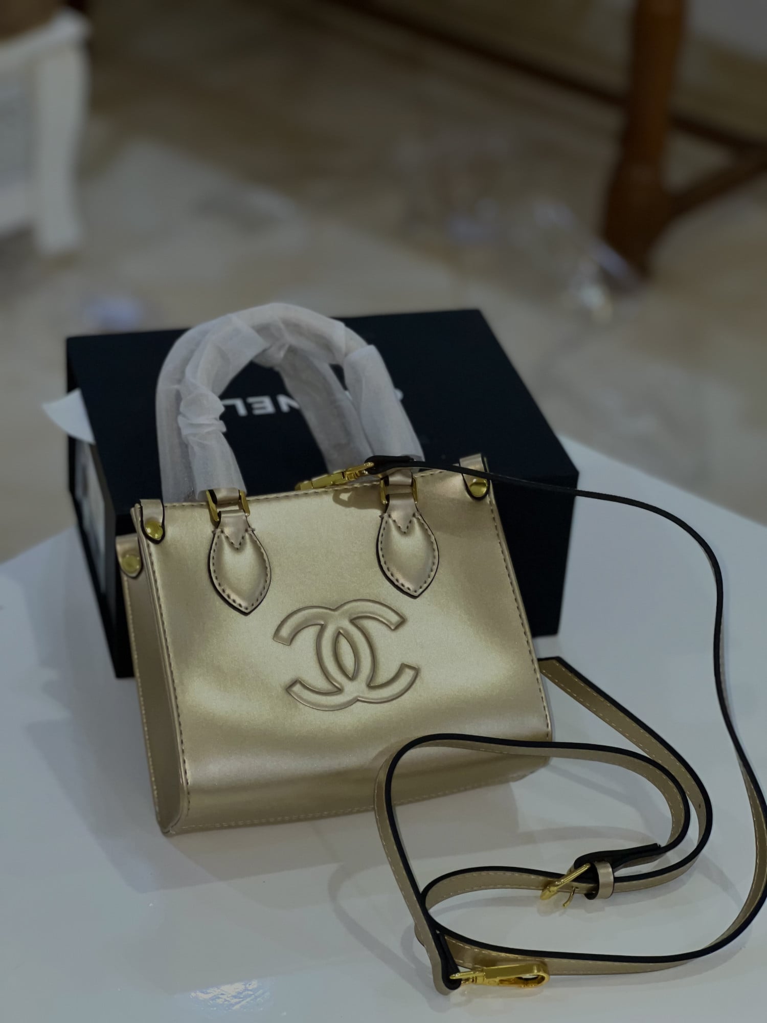 Tote CHANEL Signature – Édition Élégance
