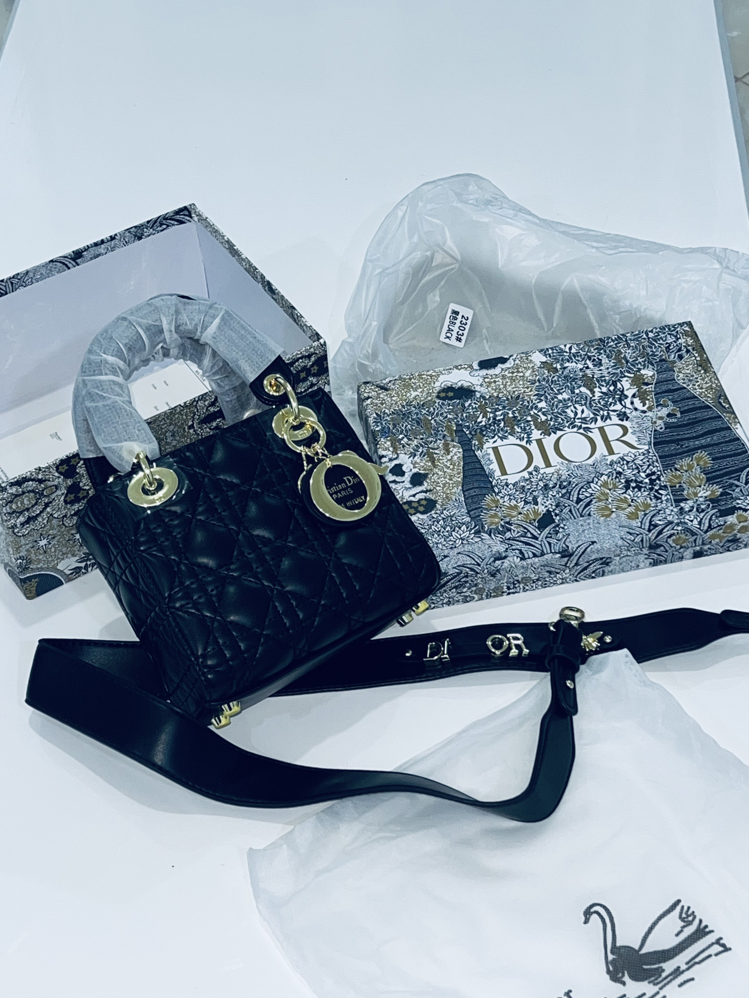 Lady DIOR Signature – Édition Luxe