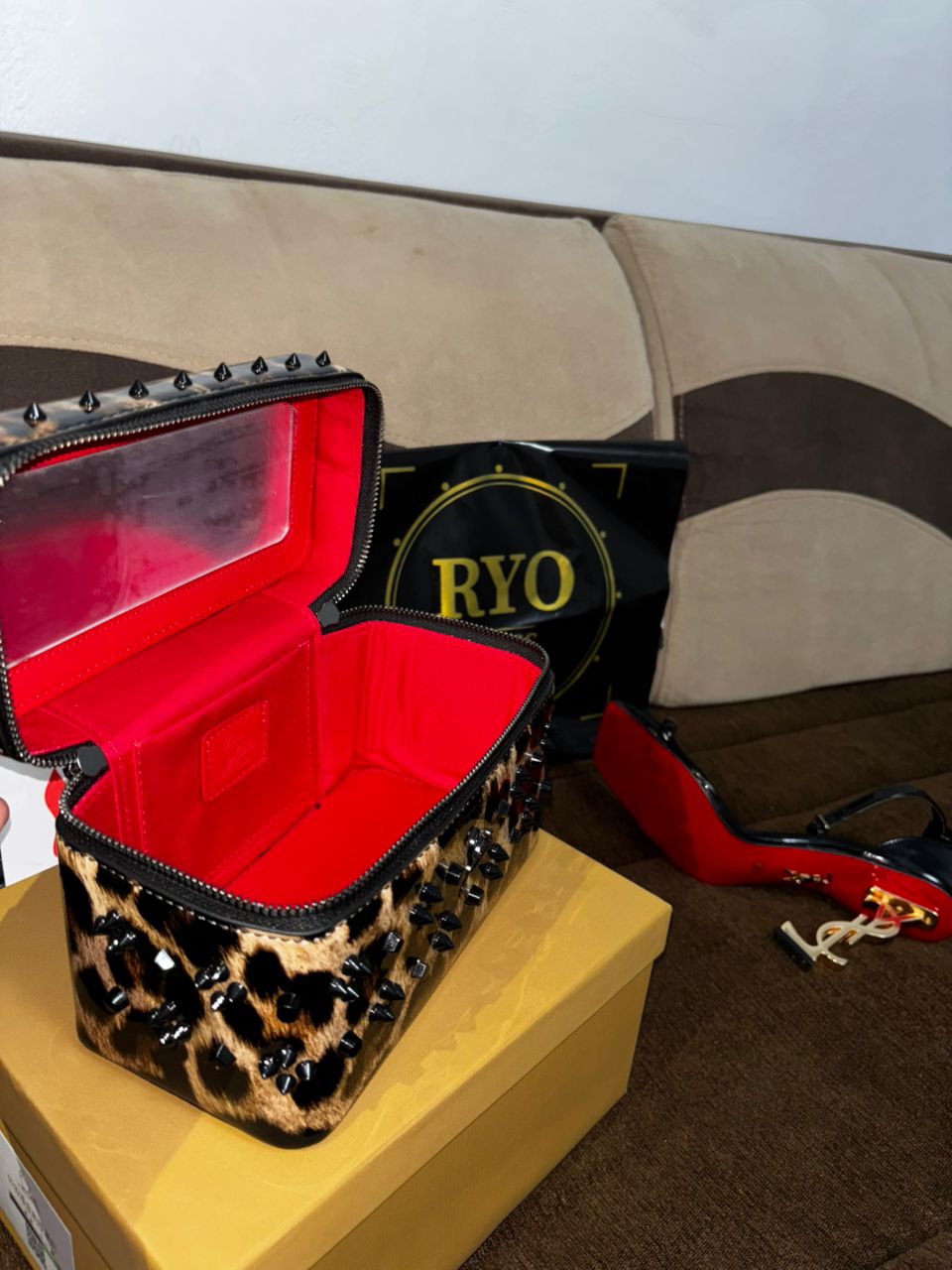 Vanity Louboutin Leopard – Édition Luxe