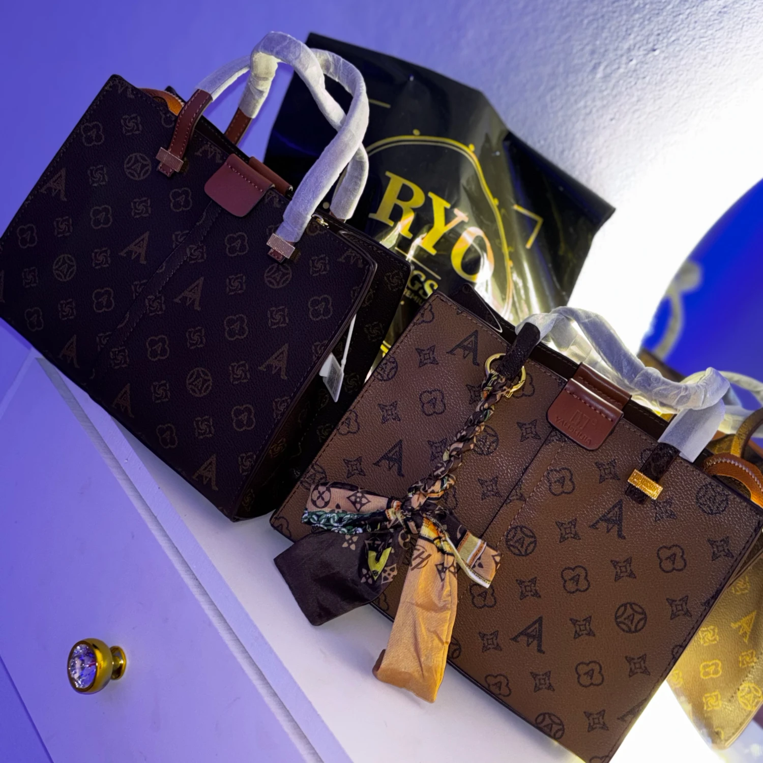 A&V Monogram Élégance – Brown Luxury Edition