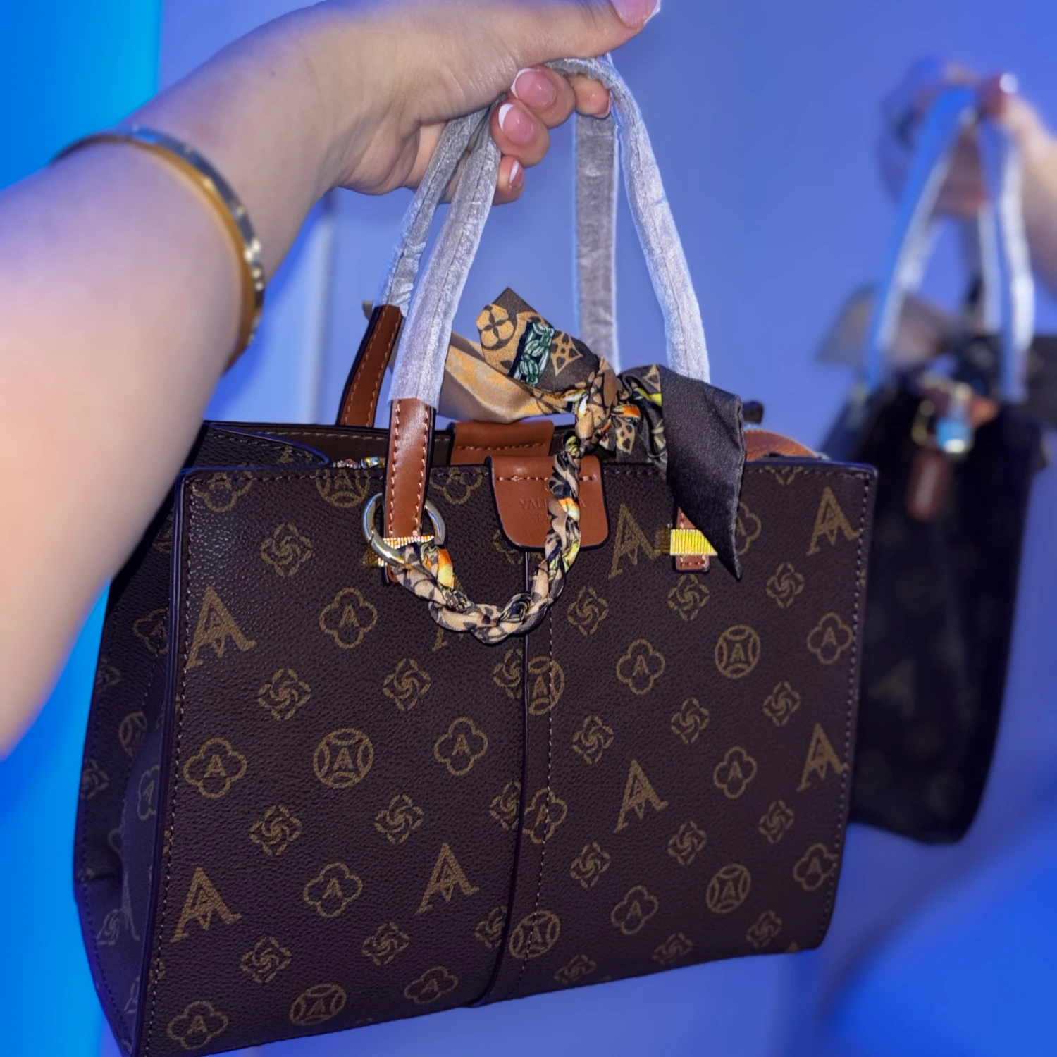 A&V Monogram Élégance – Brown Luxury Edition