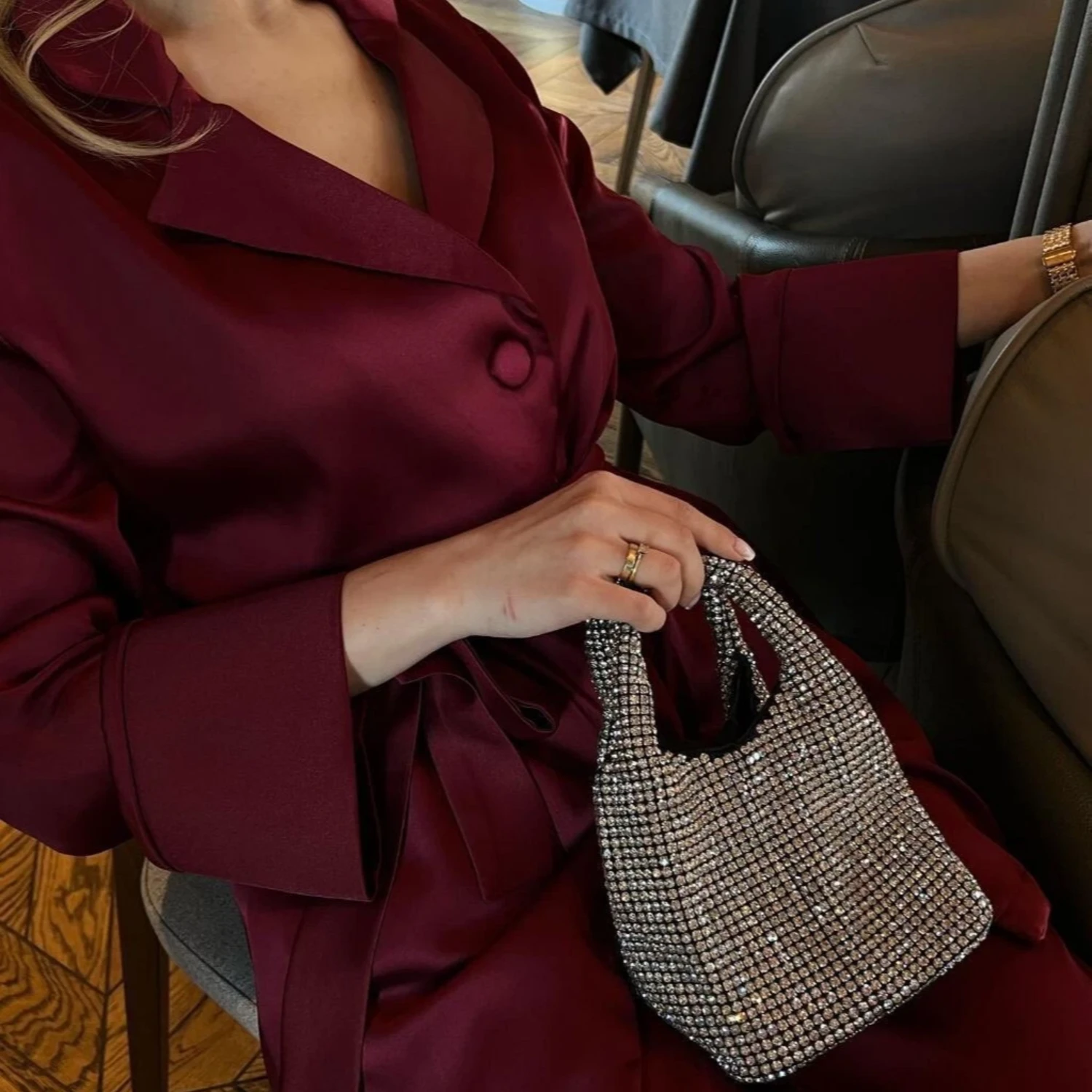 Crystal Luxury Bag – Silver & Midnight Blue Edition