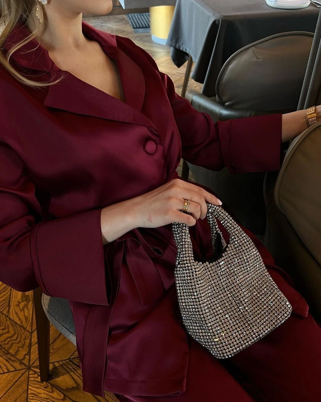 Crystal Luxury Bag – Silver & Midnight Blue Edition