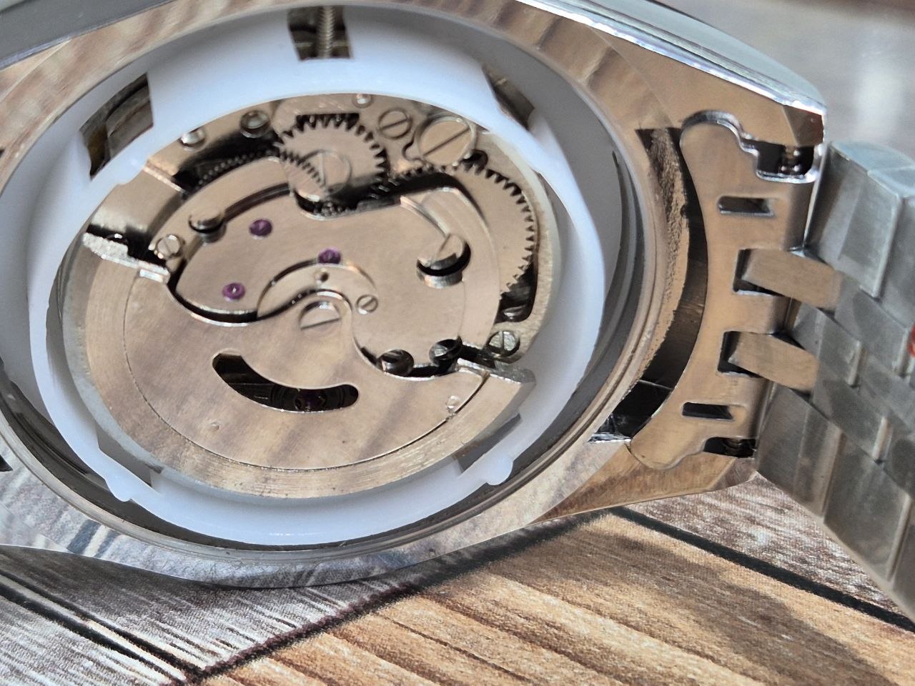 •لساعات ROLEX