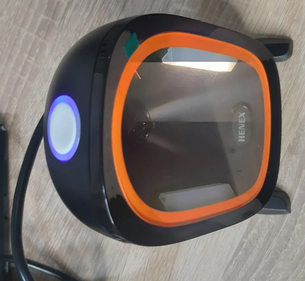 قارئ كود بار HENEX H666