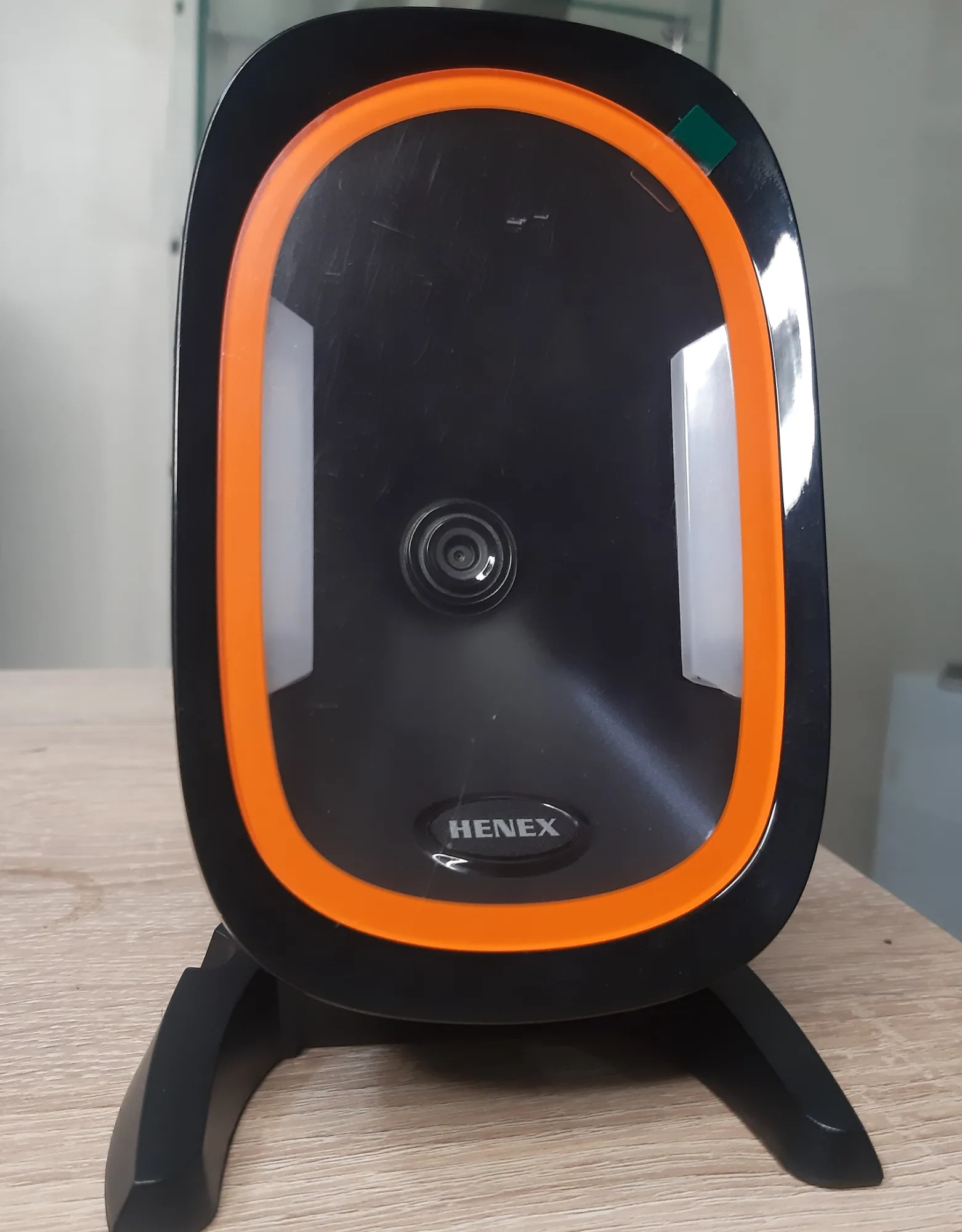 قارئ كود بار HENEX H666