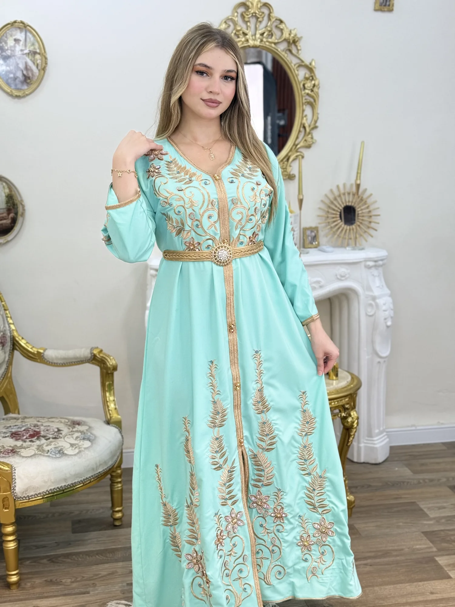 قفطان الريشة