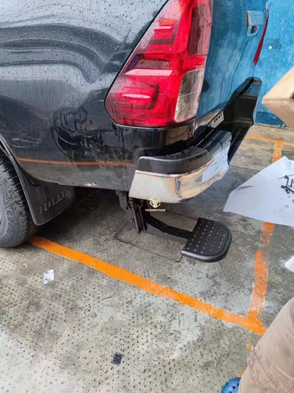 (Bed Step / Rear Tailgate Step). Toyota hilux gr