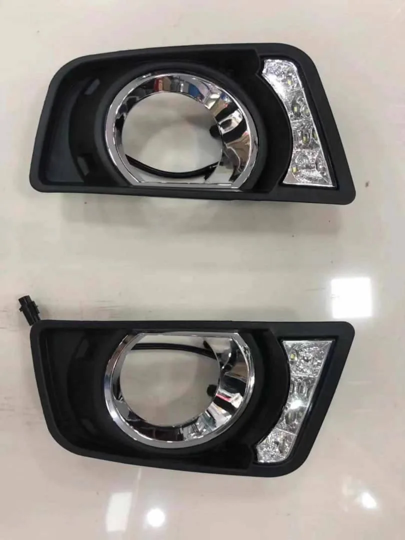 كشافات الضباب ل toyota hilux revo